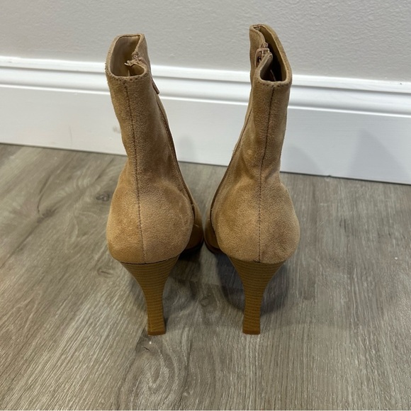 NWOB Rouge Helium Faux Suede Tan Square Toe Heel Boots Booties Women’s Size 9 - Picture 4 of 8